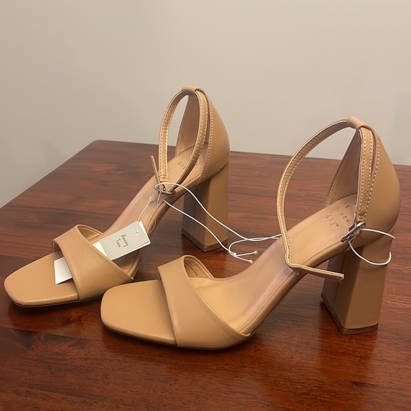 A new day Shelly Heels with Memory Foam Insole tan strappy shoe New 7.5 - Picture 4 of 5